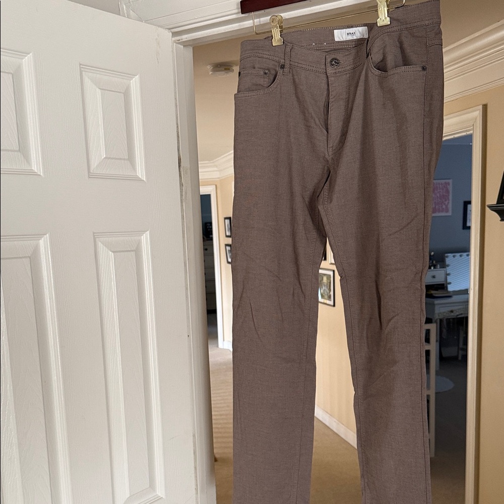 Men's Straight Jeans in Brown